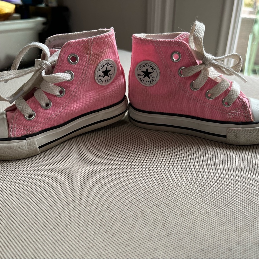 Pink toddler size 4 Converse high top